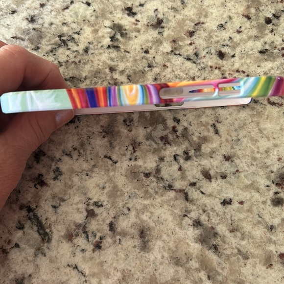 NWOT. Gorgeous heart art Custom made IP 14 PRO phone case. Never used. - Picture 5 of 8